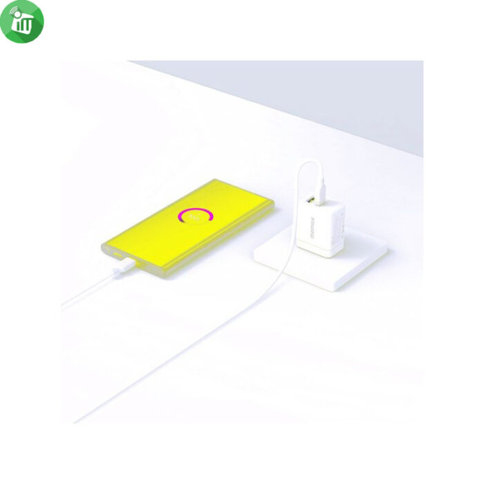 MOMAX ONEPLUG 25W Dual-Port Fast Charger (UM56)